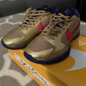 Kobe V Protro Undefeated ‘Hall of Fame’ size13 Men